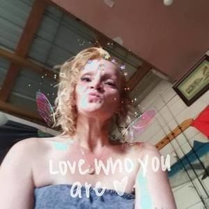 Meet your Posher, Roxanne